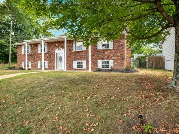 1 Crestridge Dr, Huntington, WV 25705