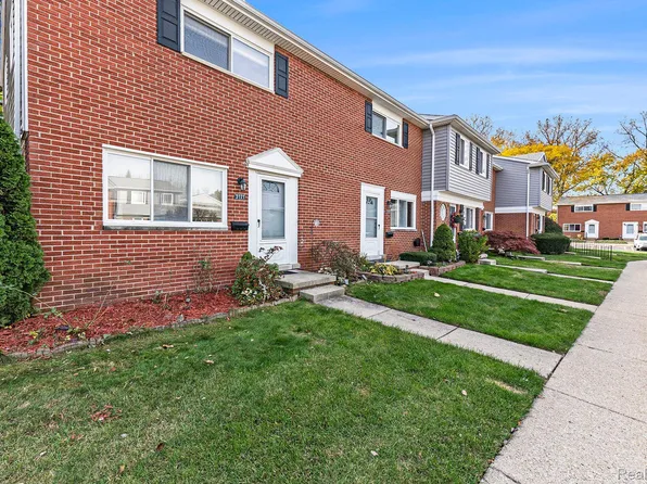 3121 Elstead St, Auburn Hills, MI 48326