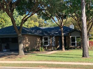 613 Dunaway Dr, Euless, TX 76040