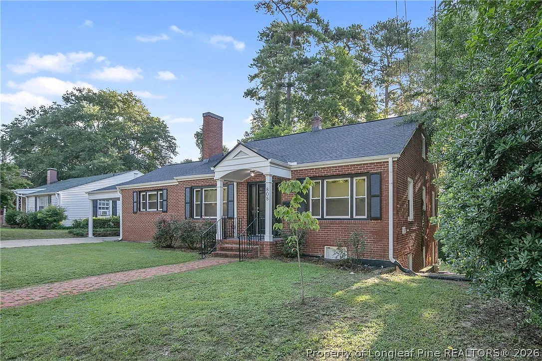 4 bed, 3.0 bath, 2616 sqft, $2,600 — Photo 2