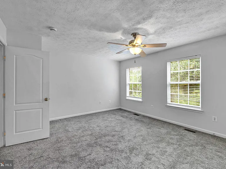 2406 Lemontree Ln — Photo 30
