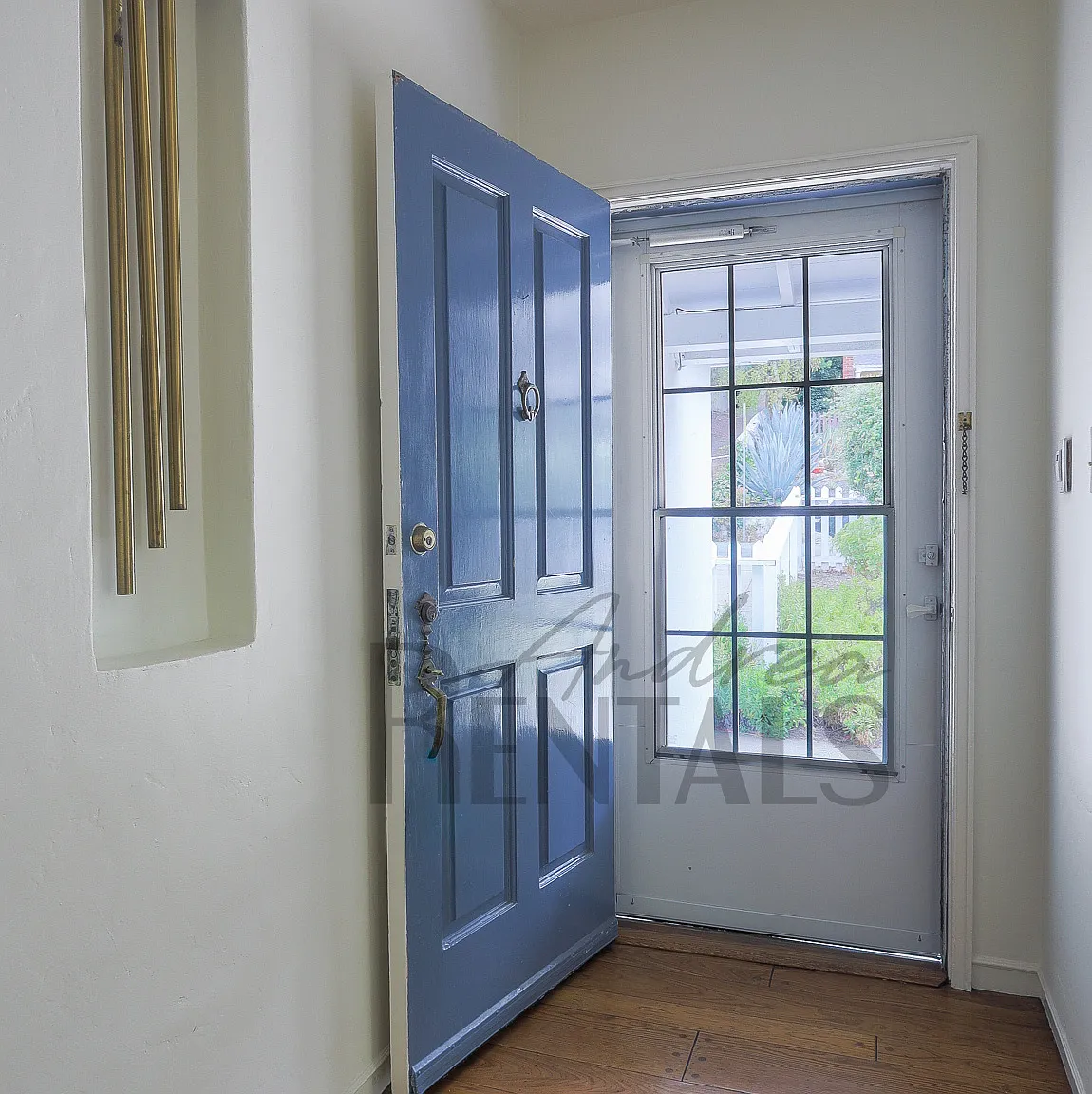 3 bed, 2329 sqft, $5,750 — Photo 3