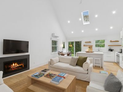 16 Central Ave, East Hampton, NY, 11937