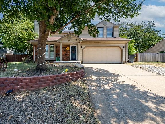 3rd image of 2609 Fountainview Dr
