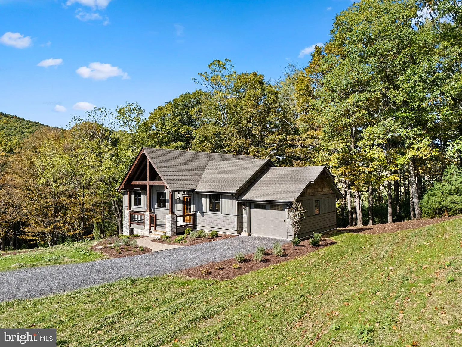 445 Eaglewood Trl photo 1