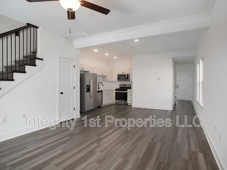 8831 N Helena Ave — Photo 7