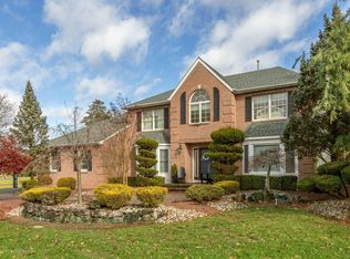 5 Monarch Ln, Freehold, NJ 07728