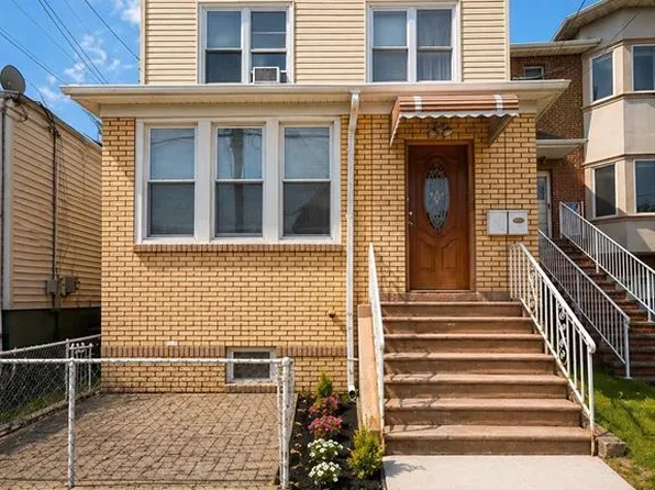 229 5th St, Fairview, NJ 07022
