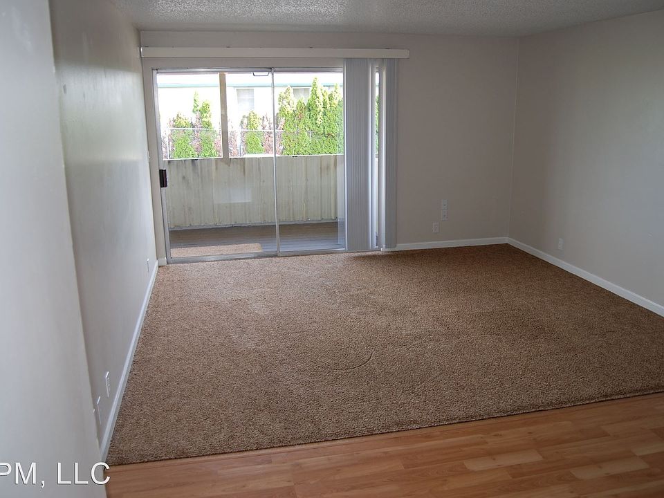 2nd image of 915 S 48th Ave APT A