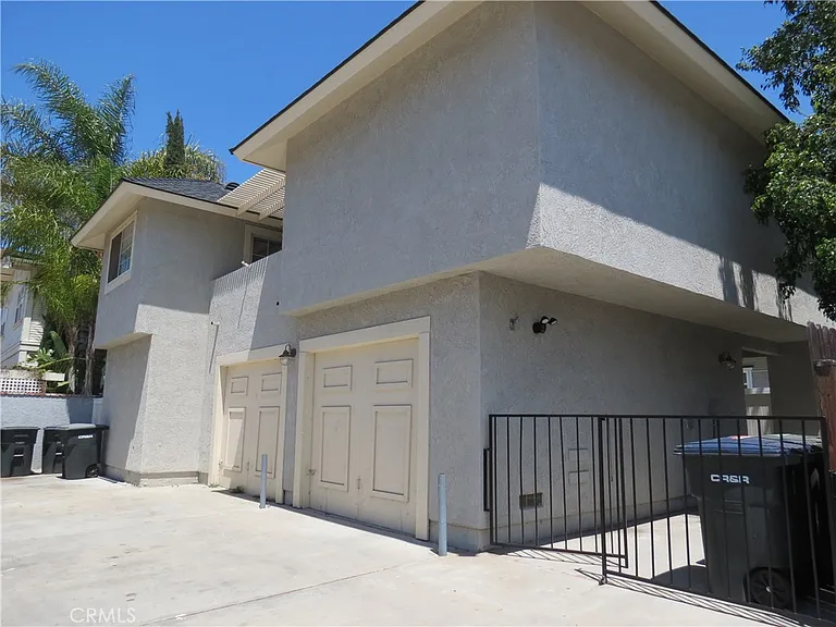 572 N Orange St — Photo 36
