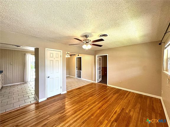 5th image of 105 North Dr