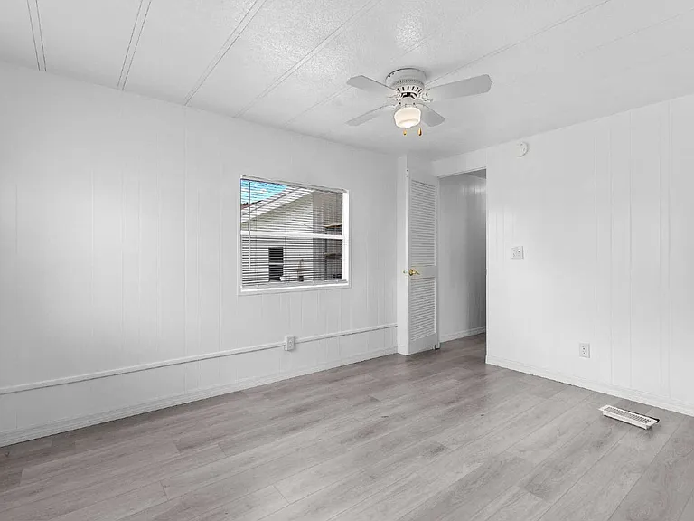 913 Beechwood Ave — Photo 24
