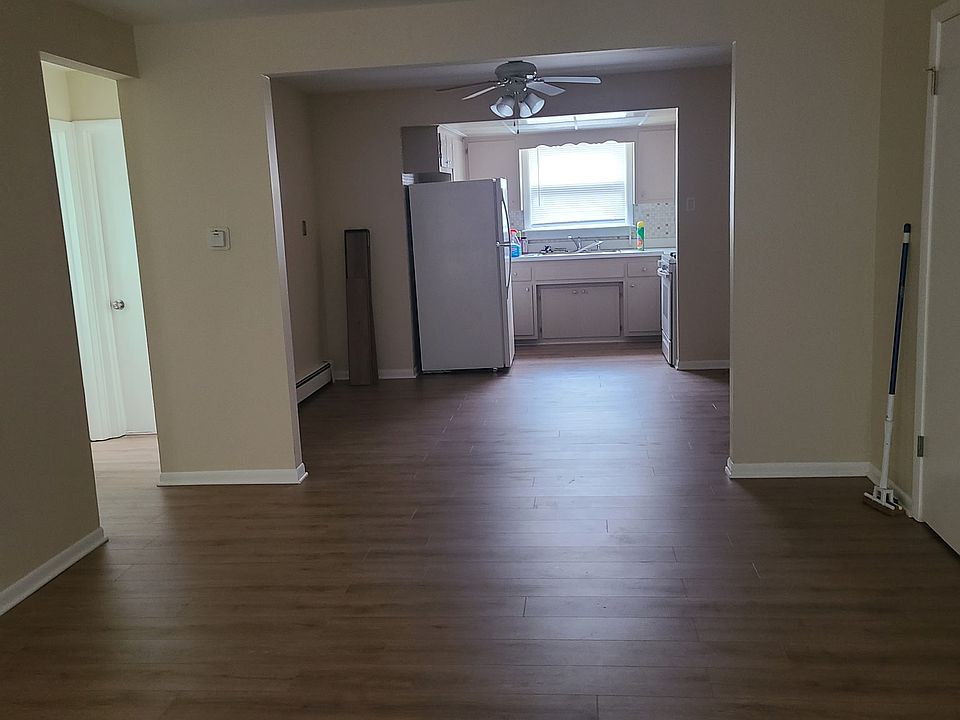 2nd image of 17521 71st Ave #A1
