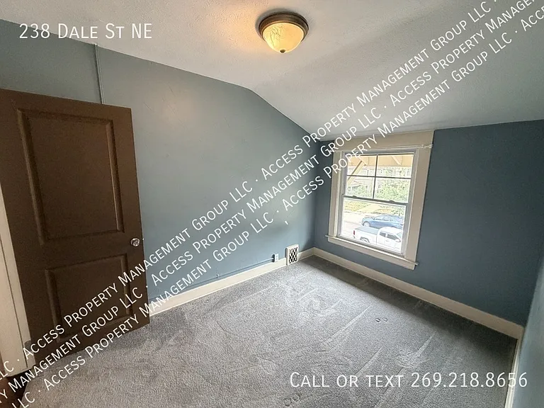 238 Dale St NE — Photo 31