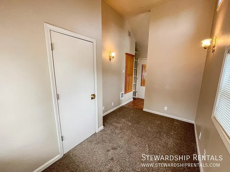 1472 E 19th Ave — Photo 16