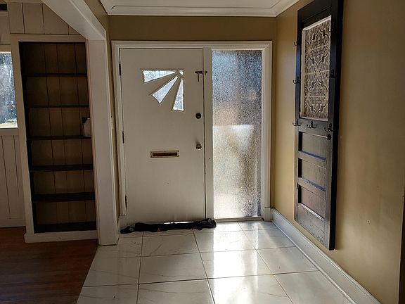 4th image of 805 Hillman St