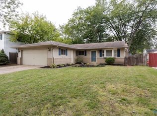 336 Shrewsbury Dr, Holland, OH