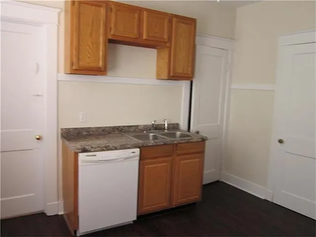 2209 Jefferson Ave — Photo 7