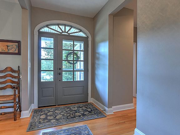 4th image of 6 Estate Ct