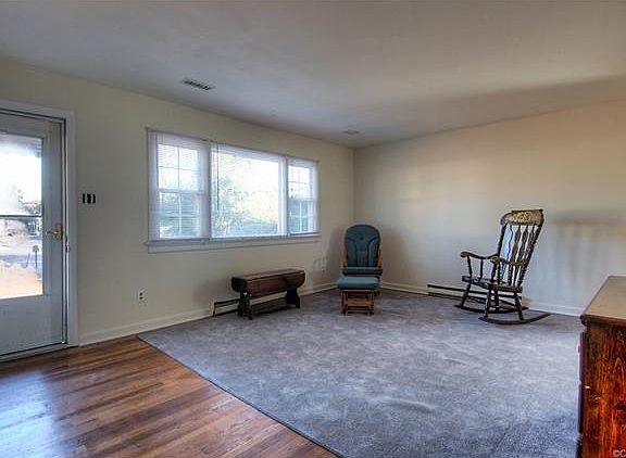 5th image of 4209 Hollywood Dr