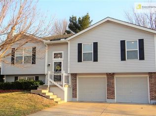 3002 SW Shadow Brook Dr, Blue Springs, MO 64015