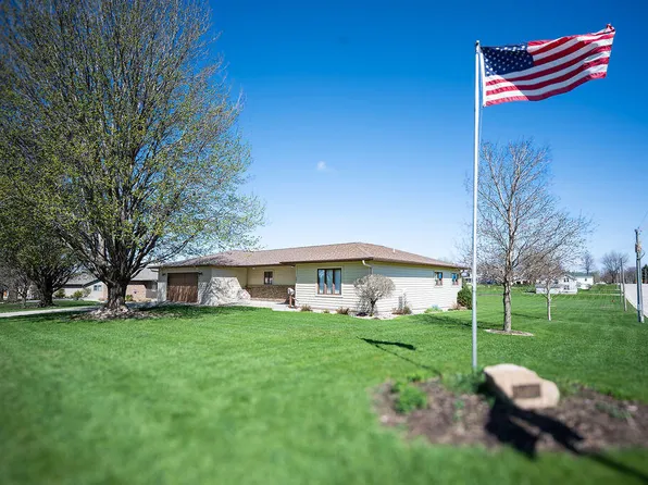 301 7th St SW, West Bend, IA 50597