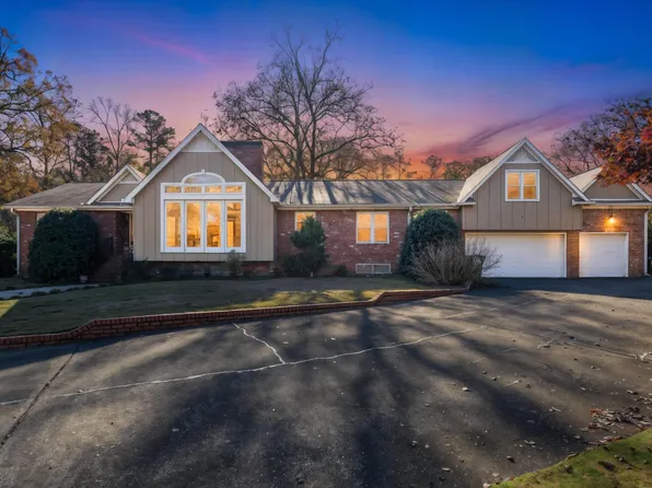 1731 Hummingbird Ln, Hoover, AL 35226