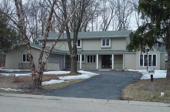 1st image of 800 W Clovernook Ln