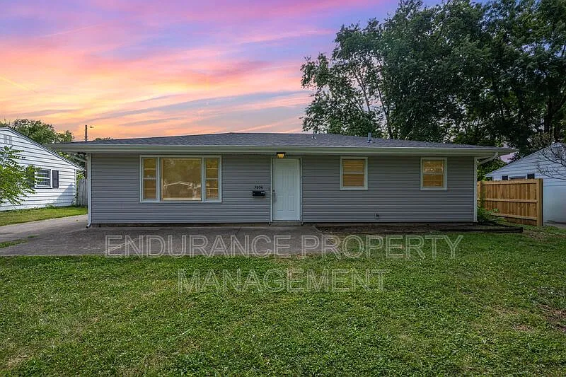 3 bed, 1.0 bath, 1025 sqft, $1,175 — Photo 1