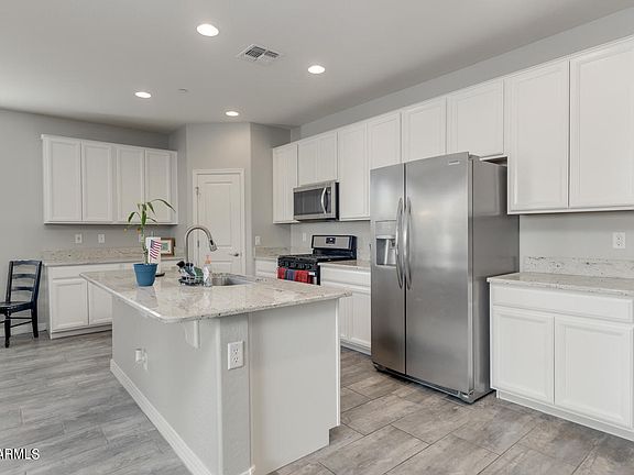 3rd image of 1523 N Balboa