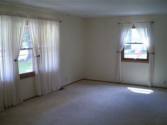 4th image of 9608 Wirt St