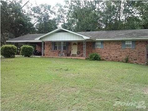 NICE 3 BEDROOMS, 2 FULL BATH HOME WITH TILED AND HARDWOOD FL