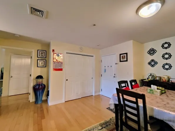 30 Franklin St Unit 304, Malden, MA 02148