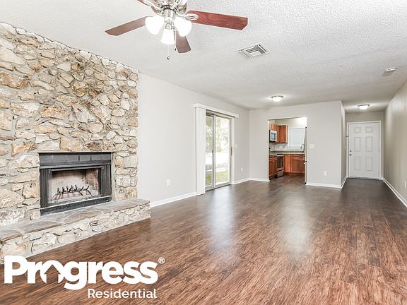 4th image of 26430 Sleepy Hollow St