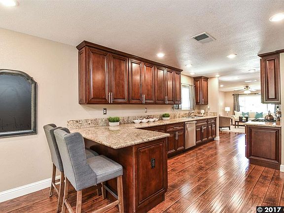 5th image of 417 Virginia Hills Dr