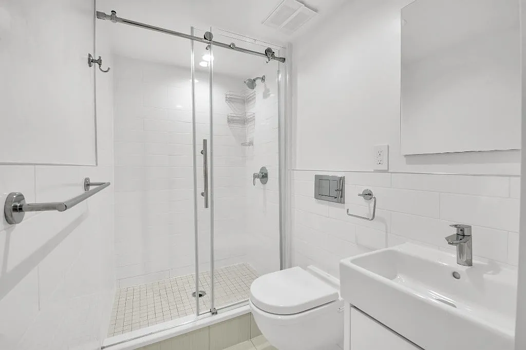 210 East 22nd Street — Photo 4