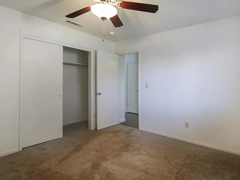 Welcome Home to The Villa Apartments! — Photo 18