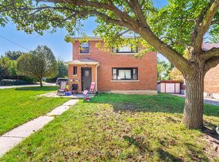 21 Beverley St, Waterloo, ON N2L 2H5