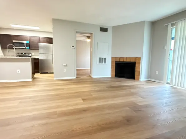 10001 Westpark Dr APT 74, Houston, TX 77042