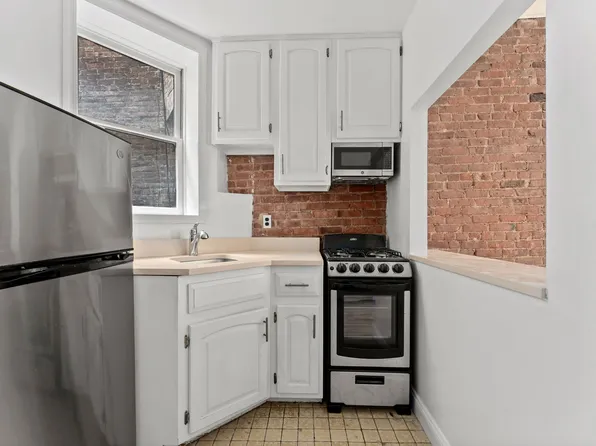 333 East 92nd Street 4A image 3 of 4