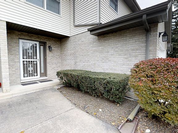 3rd image of 1009 Claremont Dr