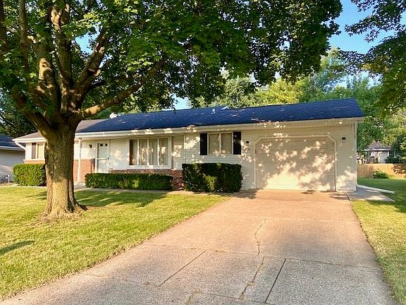 2nd image of 2135 N Sumac Dr