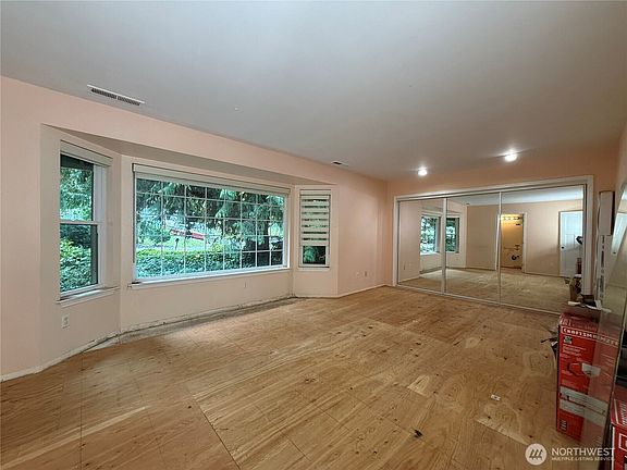 3rd image of 4303 67th Ave NW