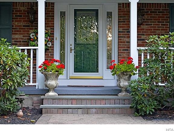 3rd image of 8 Vermeer Ct