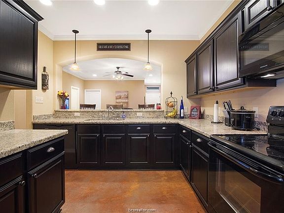 5th image of 111 Kimber Ln