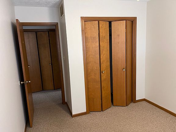 5th image of 926 Timber Ln
