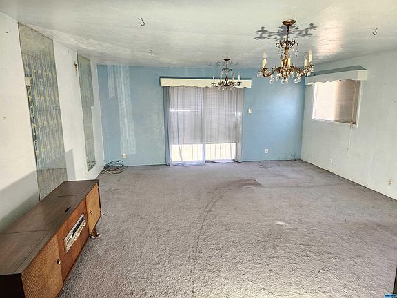4th image of 901 E 20th St