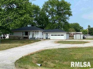 410 Camden Rd, Mount Sterling, IL 62353