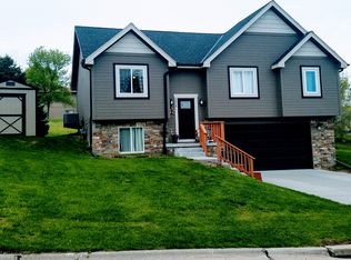 1313 Maple Dr, Blair, NE 68008