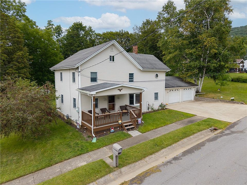 1st image of 55 Leonard St N